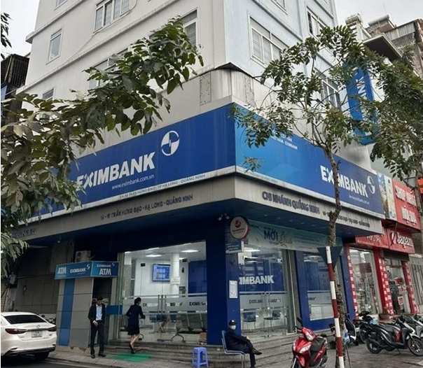 Chủ thẻ bị ngân hàng đòi nợ 8,83 tỉ đồng thuê luật sư vào cuộc